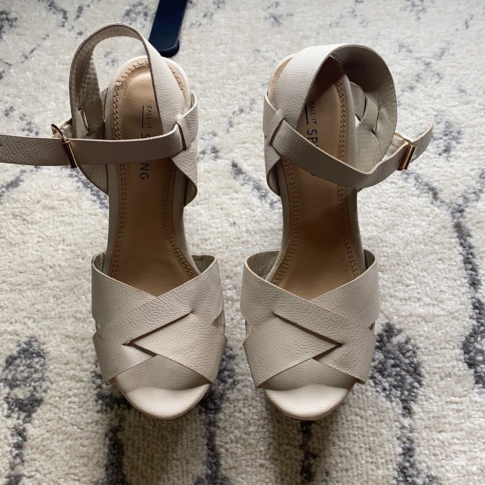 Call it Spring Wedges - Picture 2 of 3